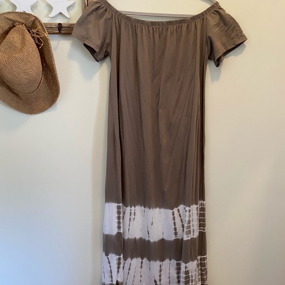 Mono B Dresses & Skirts - Mono B Off shoulder maxi dress